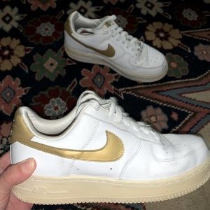 Air Force 1 Women’s 7.5 EUC